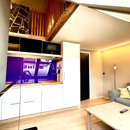 Roost Cozy Near Solsiden, Free Parking ! *