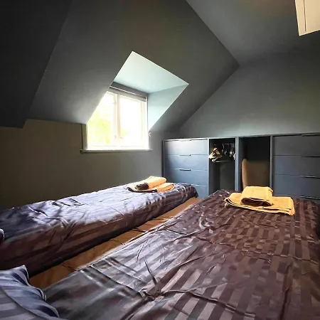 Roost Cozy Near Solsiden, Free Parking ! *